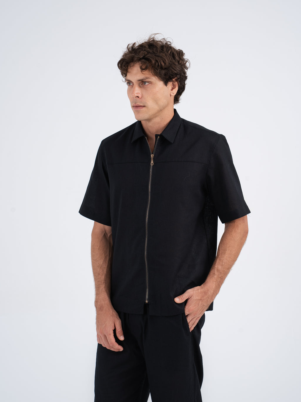 Nox Zip-up Linen Shirt